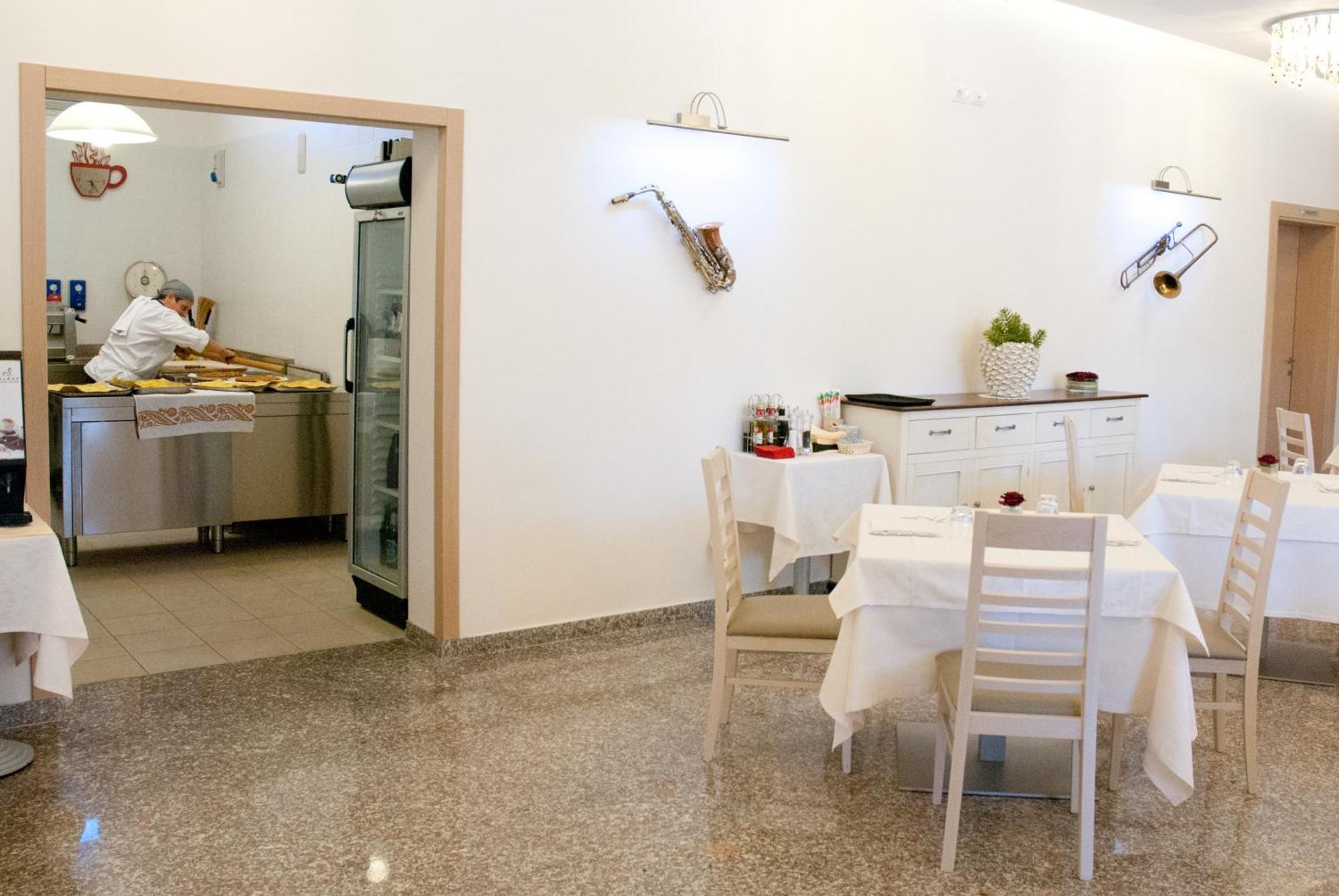 Hotel Ristorante Cesare Savignano sul Rubicone Kültér fotó